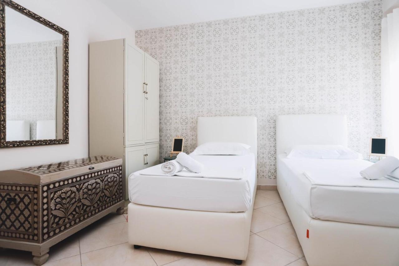 Large Apartment Near The Seaside Boulevard Lungomare Vlorë Buitenkant foto