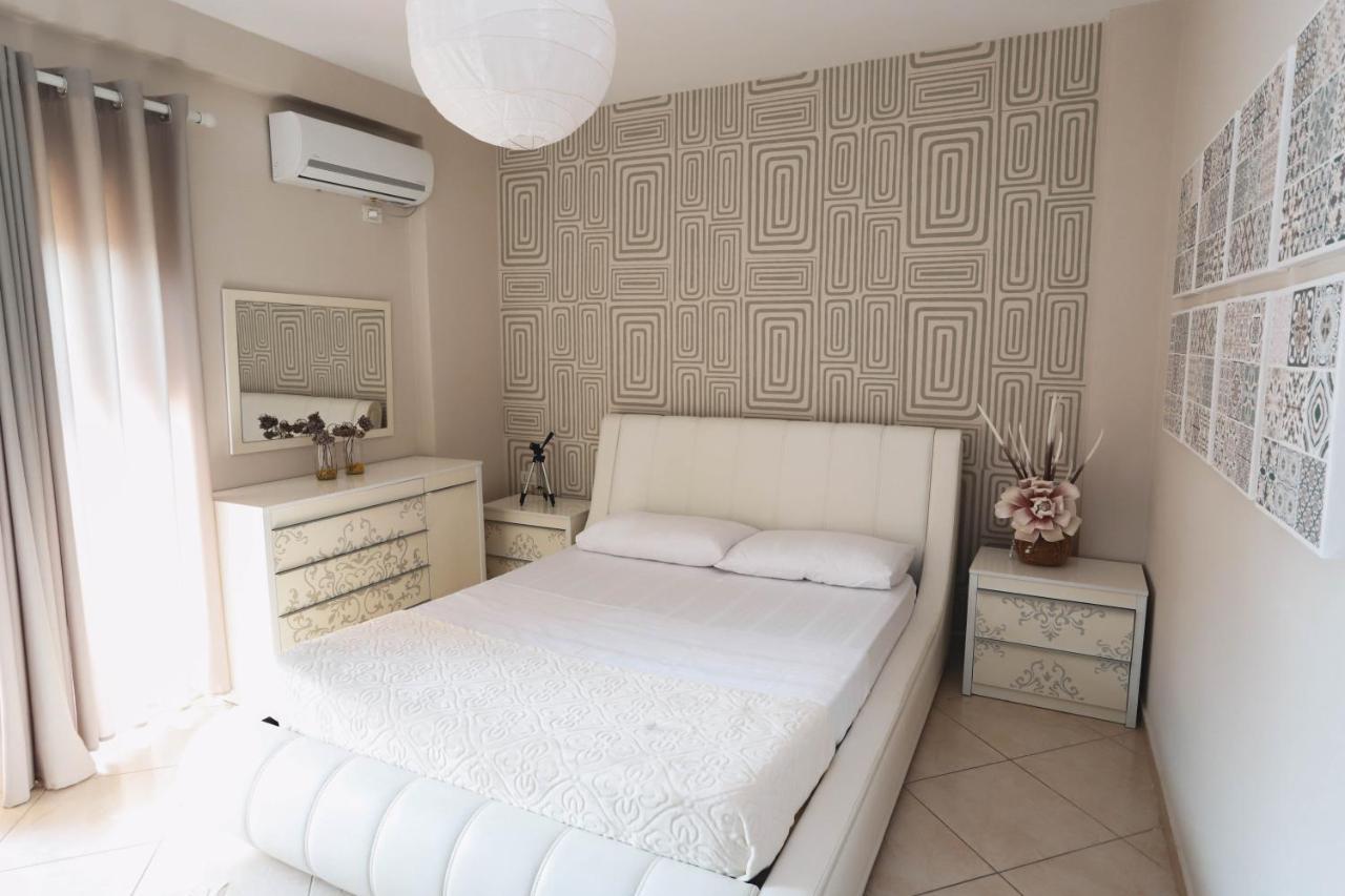 Large Apartment Near The Seaside Boulevard Lungomare Vlorë Buitenkant foto